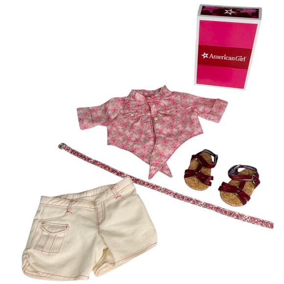 American Girl Nicki Tie Top & Shorts Outfit Shoes Belt Nikki Doll Clothes Box - Picture 2 of 8